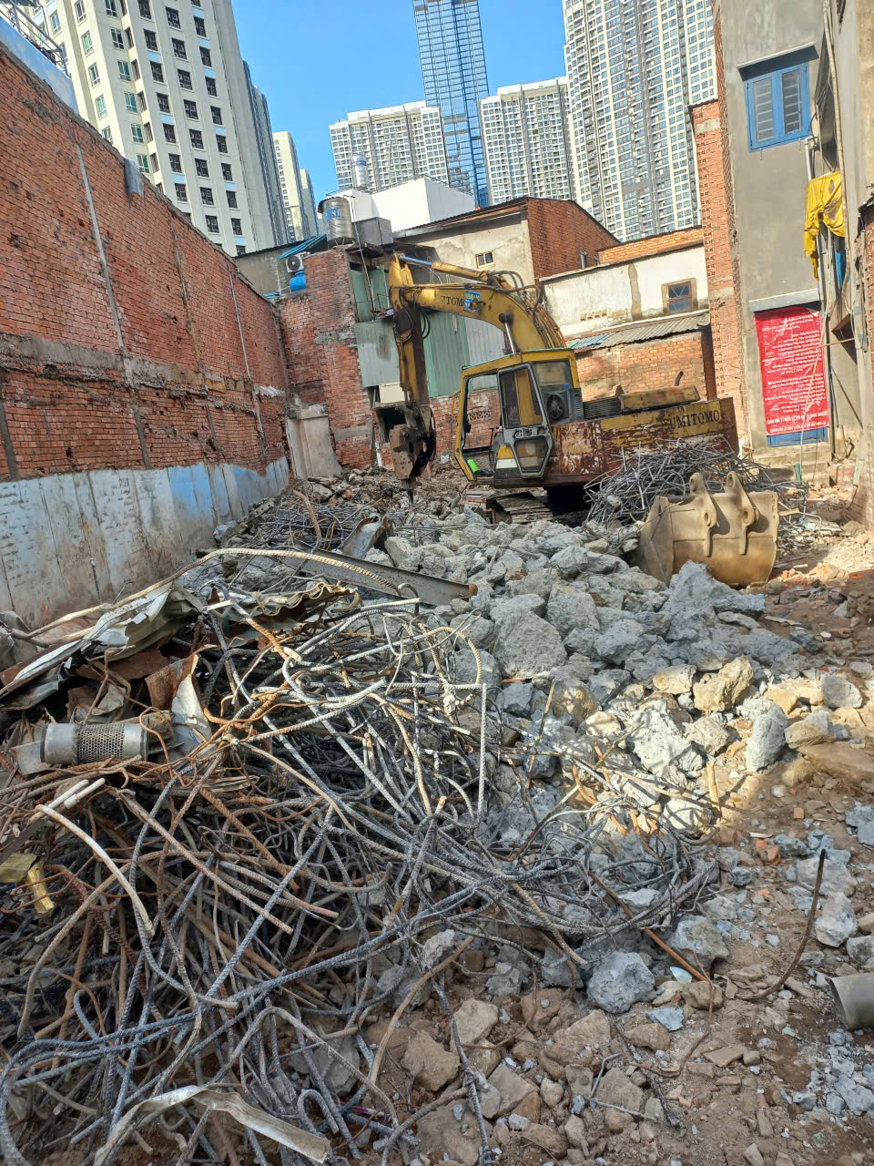 Thu mua xác nhà cũ trọn gói tại TP.HCM – tháo dỡ nhà bê tông